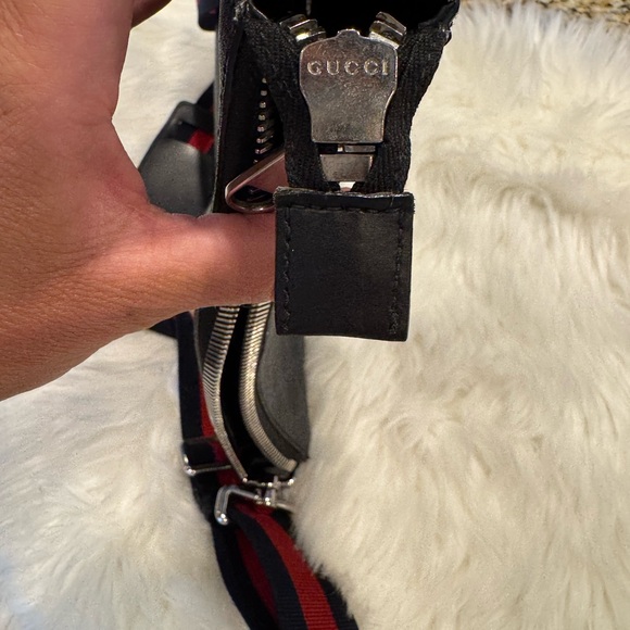 Gucci Gray and Black Messenger Bag - Picture 12 of 16